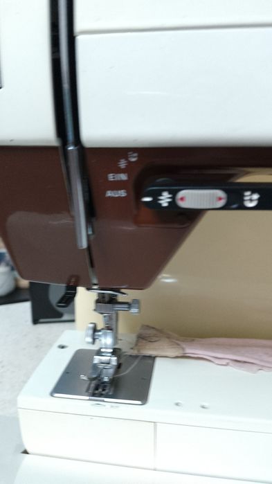Mașină de cusut electronică Privileg made Japonia