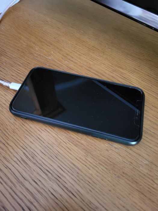 Iphone 11 в хорошем состоянии