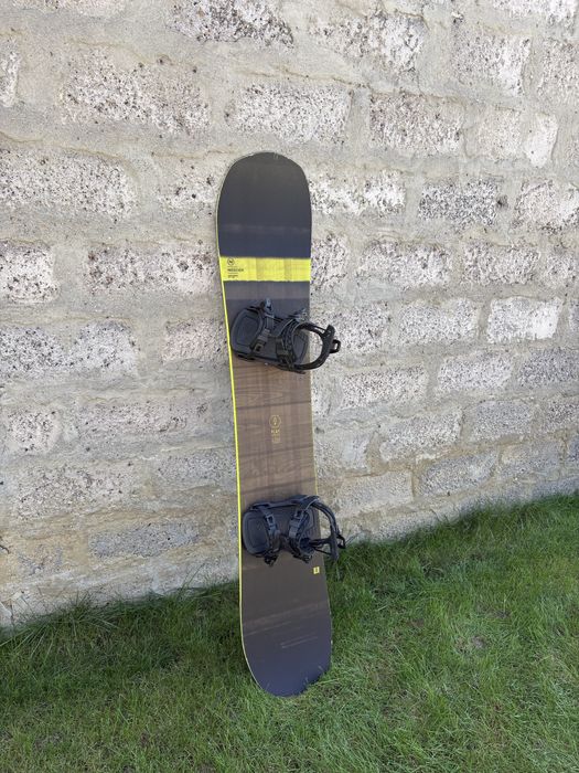 Placă snowboard Nidecker Play + legături Nidecker Flow DE VÂNZARE