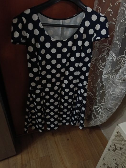 Rochița dama cu buline albe