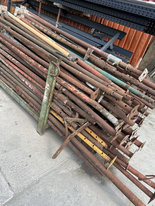 Popi metalici pentru gard