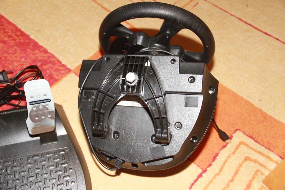 Volan Gaming Thrustmaster T300 RS (PC / PS4 / PS5)