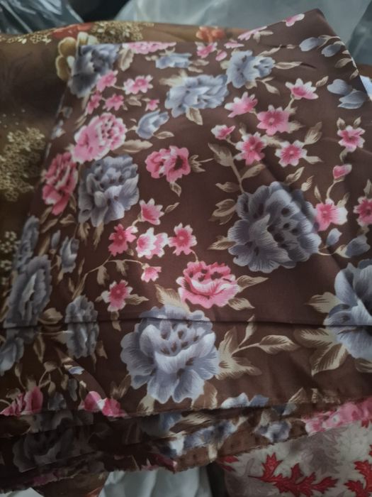 Продавам парчета плат