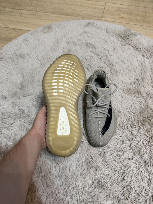 Adidas yeezy ca noi