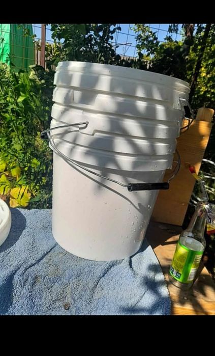 Găleți 10 l mâner de fier