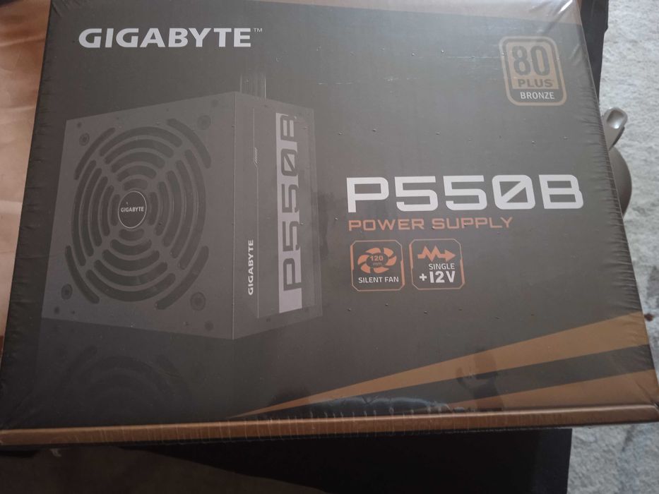 Компютърно захранване Gigabyte 500p