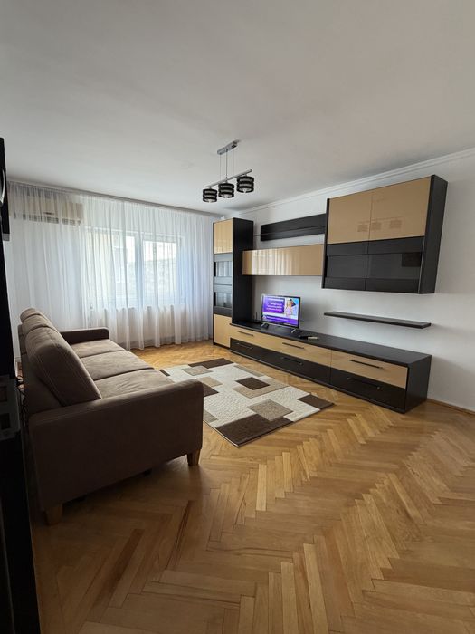 Inchiriez apartament Rm Valcea
