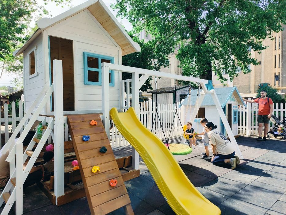 Loc de joaca. Casute copii STOC 2026 tobogan leagan escalada