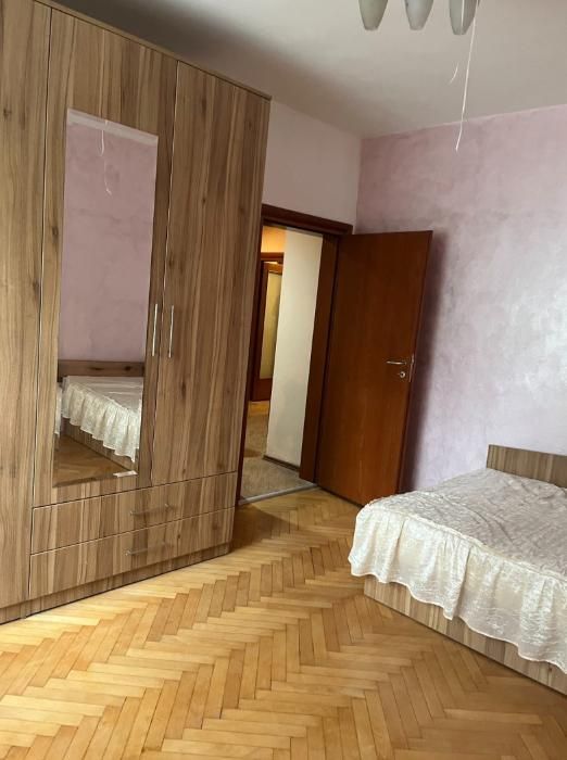 Дава се под наем Тристаен апартамент в Пловдив, Център - 110 кв.м за 450 € - Снимка #3
