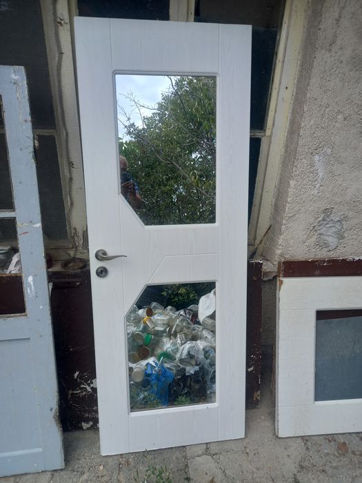 Врати 8 броя не са слагани без каси малки забележки от товарене и разт