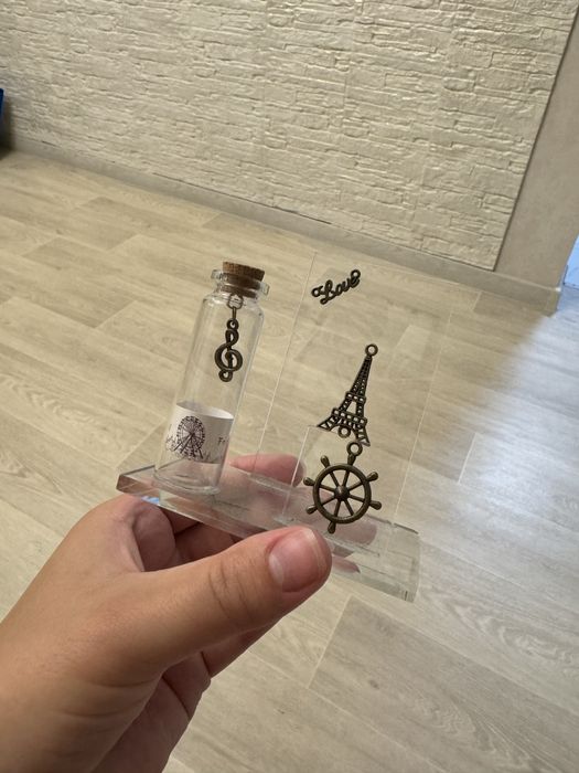 Подставка под визитки / Визитница.