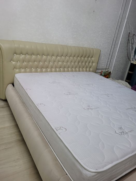 Продам кровать двуспальную