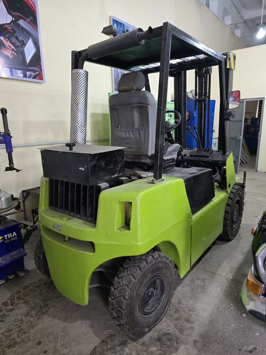 Погрузчик сотилади