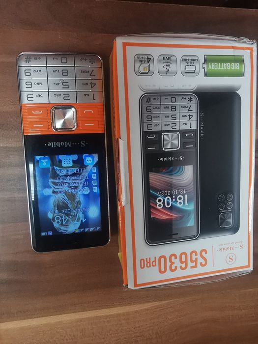 Telefon 4 sim impecabil