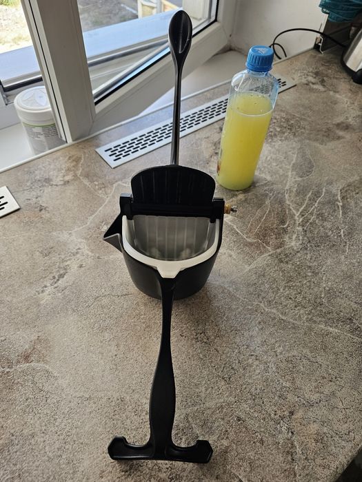 Соковыжималка лимона помидор