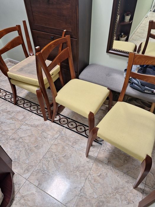 4 броя трапезни стола марка BORA.