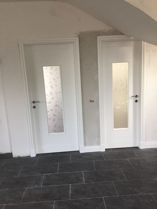 Usi din lemn masiv si mbf vopsite