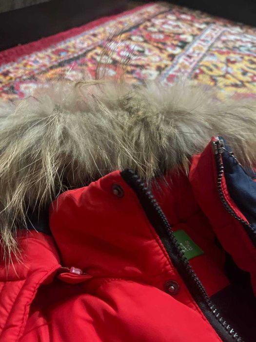 Bolalar kurtkasi sotiladi