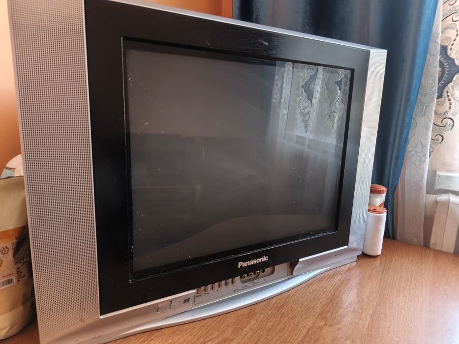 Продам телевизор panasonic в отличном состоянии поломок нигде нет чере