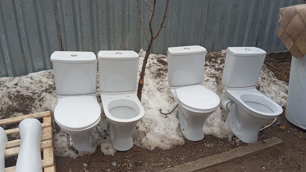 Имеютя унитазы в собранном виде