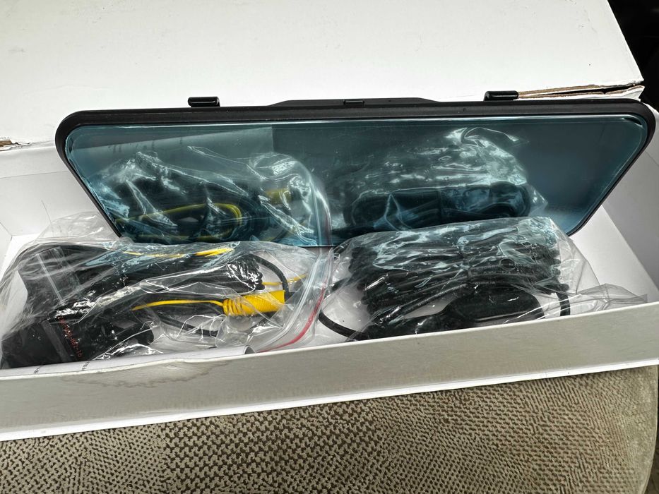 видеорегистратор- зеркало, новый