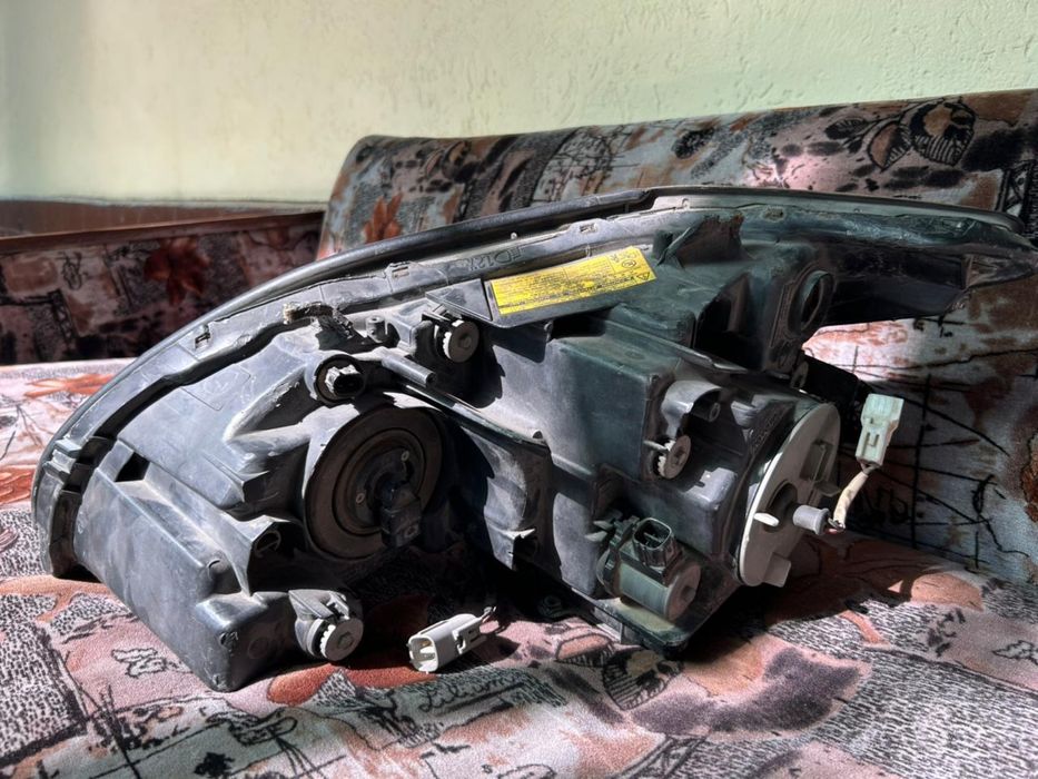 Фара на Lexus Rx300