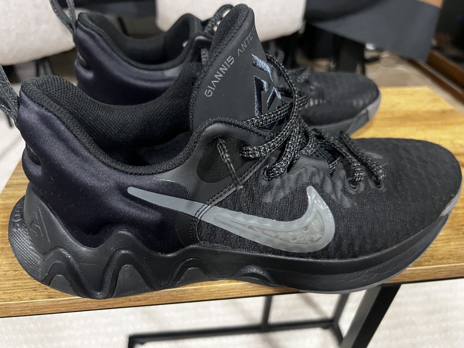 Adidas Nike Giannis