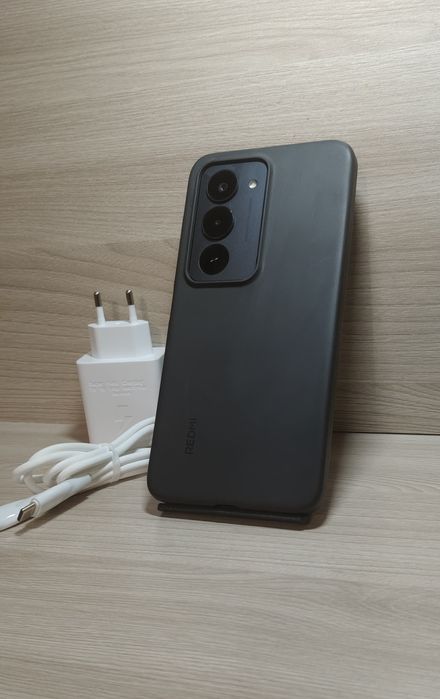 Xiaomi Redmi 15 (7000мА•ч)