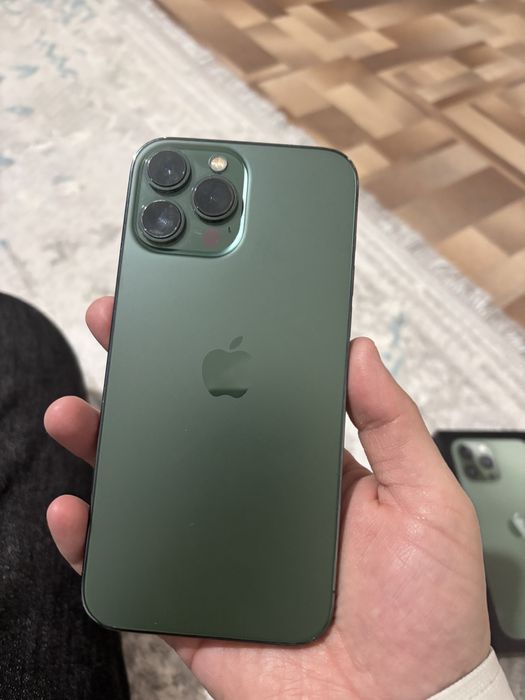 13 про макс в хорошем состояни , 128 гб памяти , емкость 79%