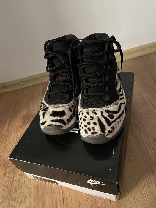 Adidași Jordan 11 Retro