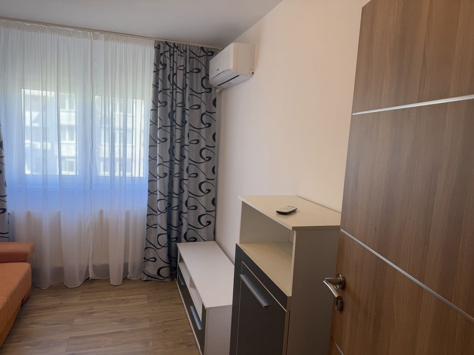 Inchiriez apartament 3 camere,2 bai,2 balcoane