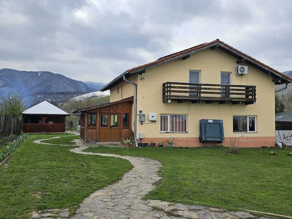 Cabana cu ciubar, disponibila de revelion