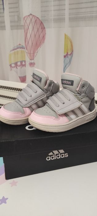 Високи кецове Adidas 24 номер