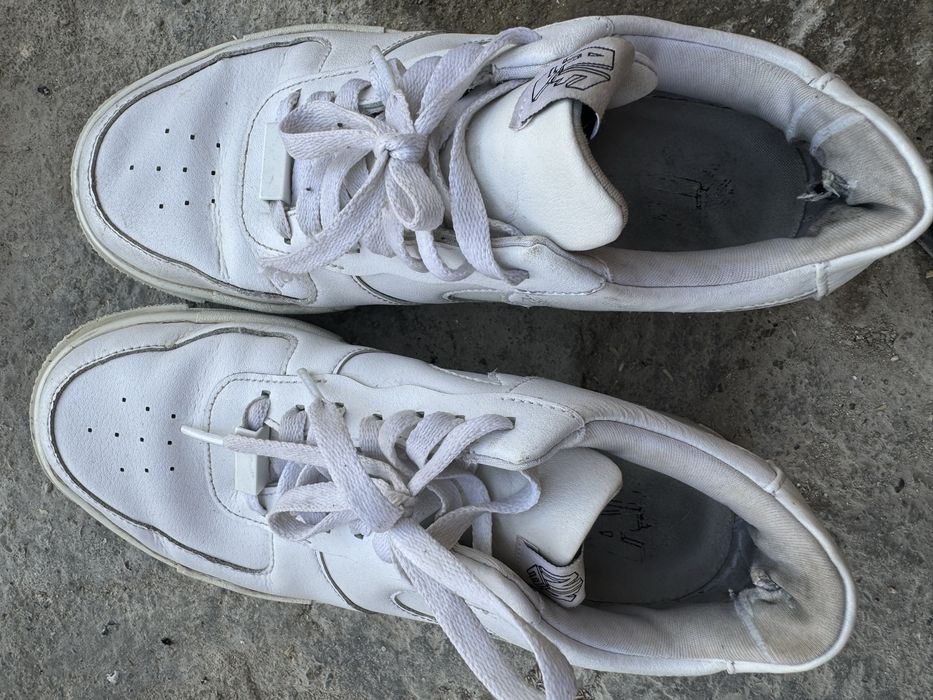 Adidasi nike air force 40