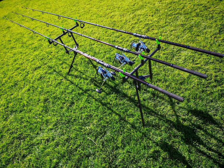 Шаранджийски Комплект с по 3бр. Въдици OSAKO Legend 3.60m/3.90m, 3.75lbs и 3бр. Макари OSAKO VF9000/10000/12000 + Шаранджийска стойка