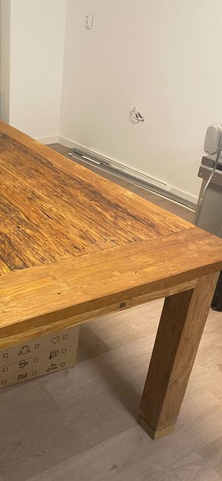 Масивна маса за хранене