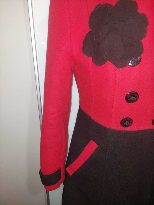 Palton Adrom superb bicolor rosu - negru cambrat