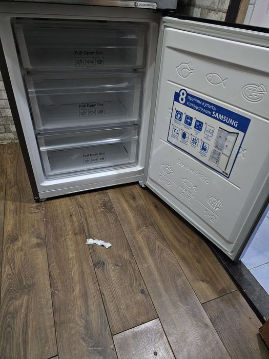 Продам холодильник
