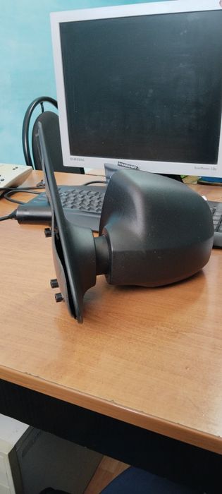 На Рено Логан боковой зеркала