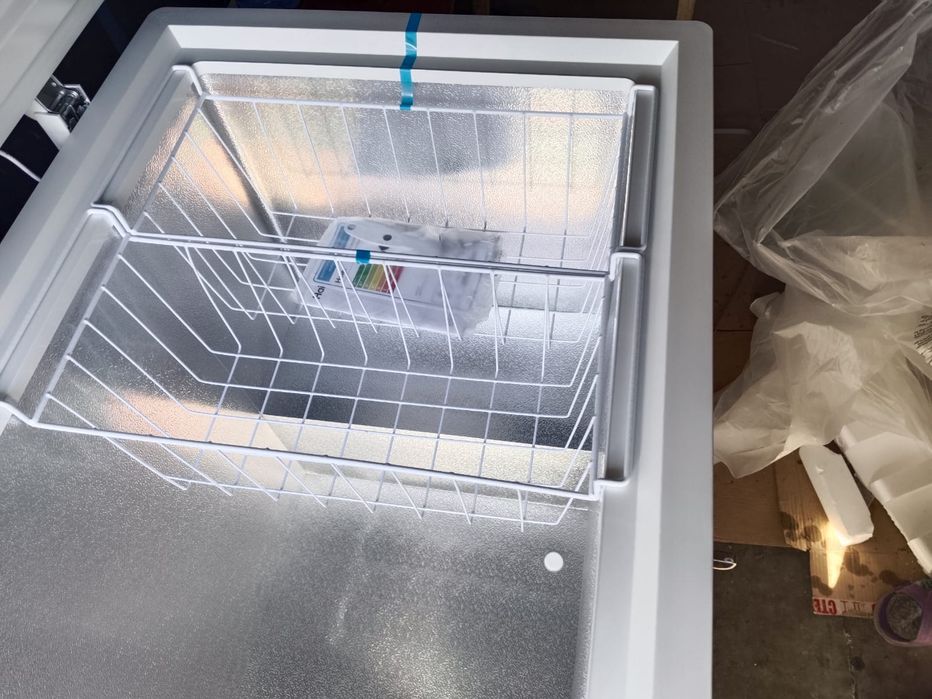 Продам морозильник