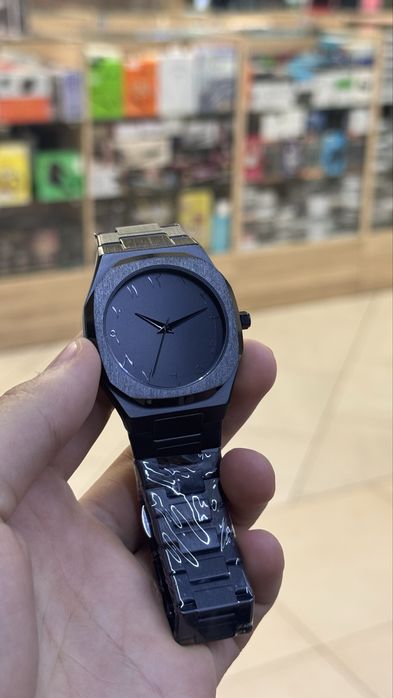 Черные Часы арабские