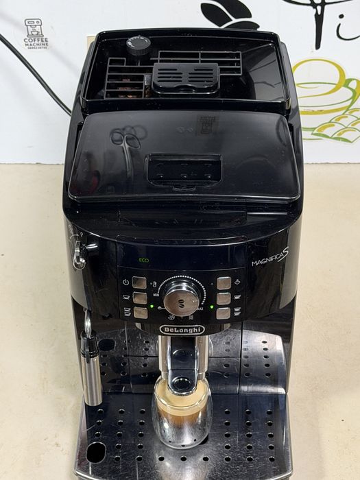 Кафемашина кафе автомат delonghi magnifica S с гаранция
