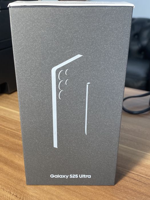 Samsung Galaxy s25 ultra • 256 GB • Titanium Jetblack