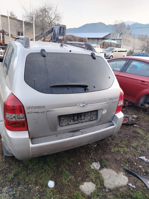 Hyundai tucson 2.0crd на части!
