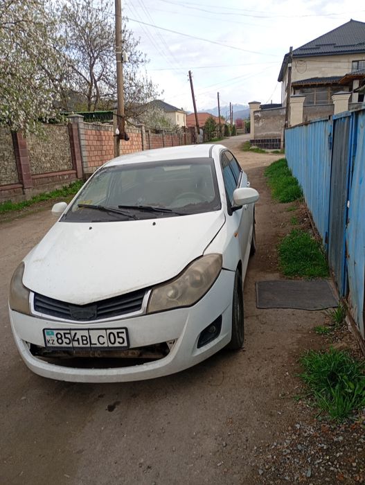 Продам машину на запчасти