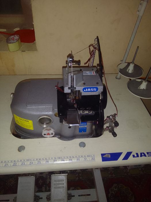 Гилам оверлок машинаси