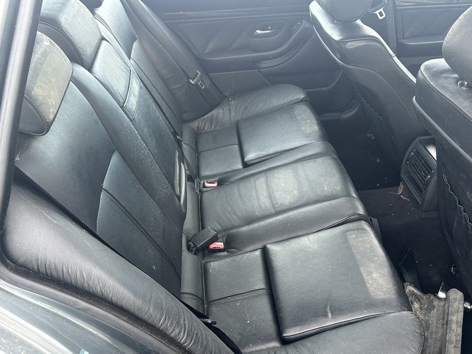 BMW 525i на части