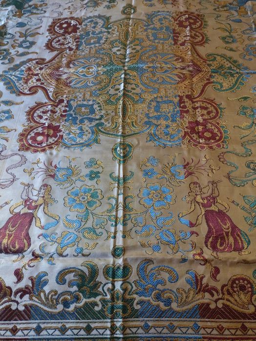 Нова италианска кувертюра 200/220 см.+ калъфка за възглавница