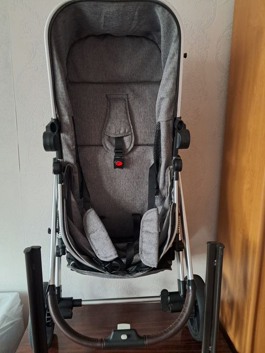 Детская коляска в отличном состоянии