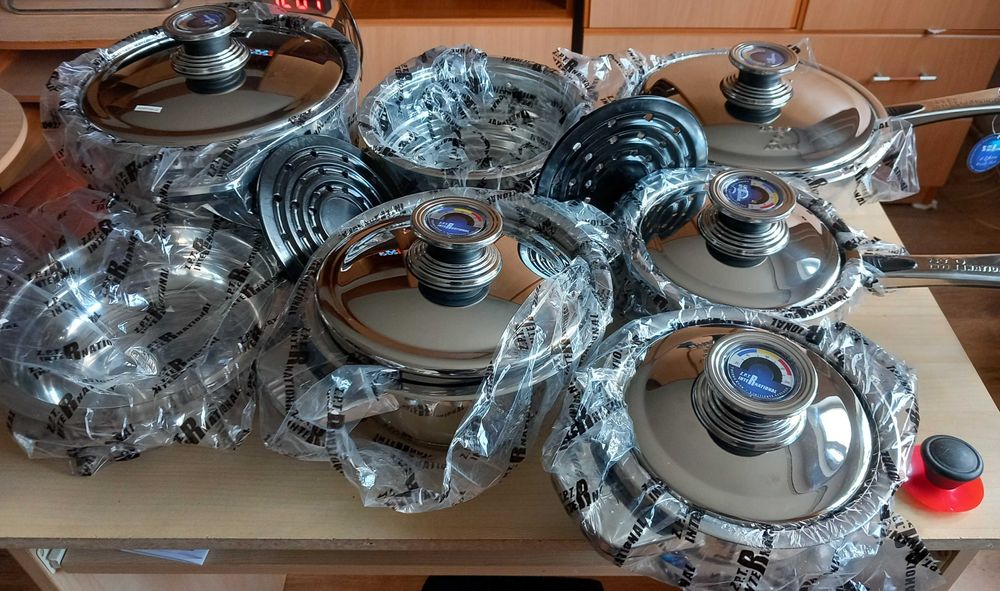 Vând set de vase Zepter (Z.P.T.) absolut nou din inox